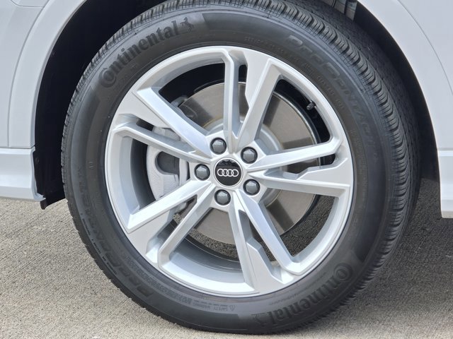 Certified 2024 Audi Q3 2.0T Premium image 9