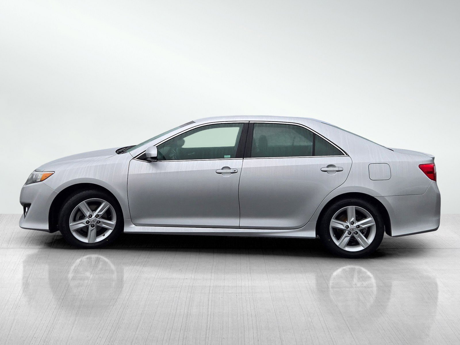 Used 2013 Toyota Camry image 7