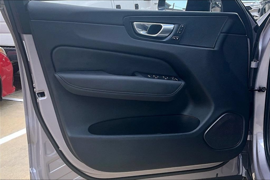 Certified 2026 Volvo XC60 B5 Plus AWD/4WD image 24