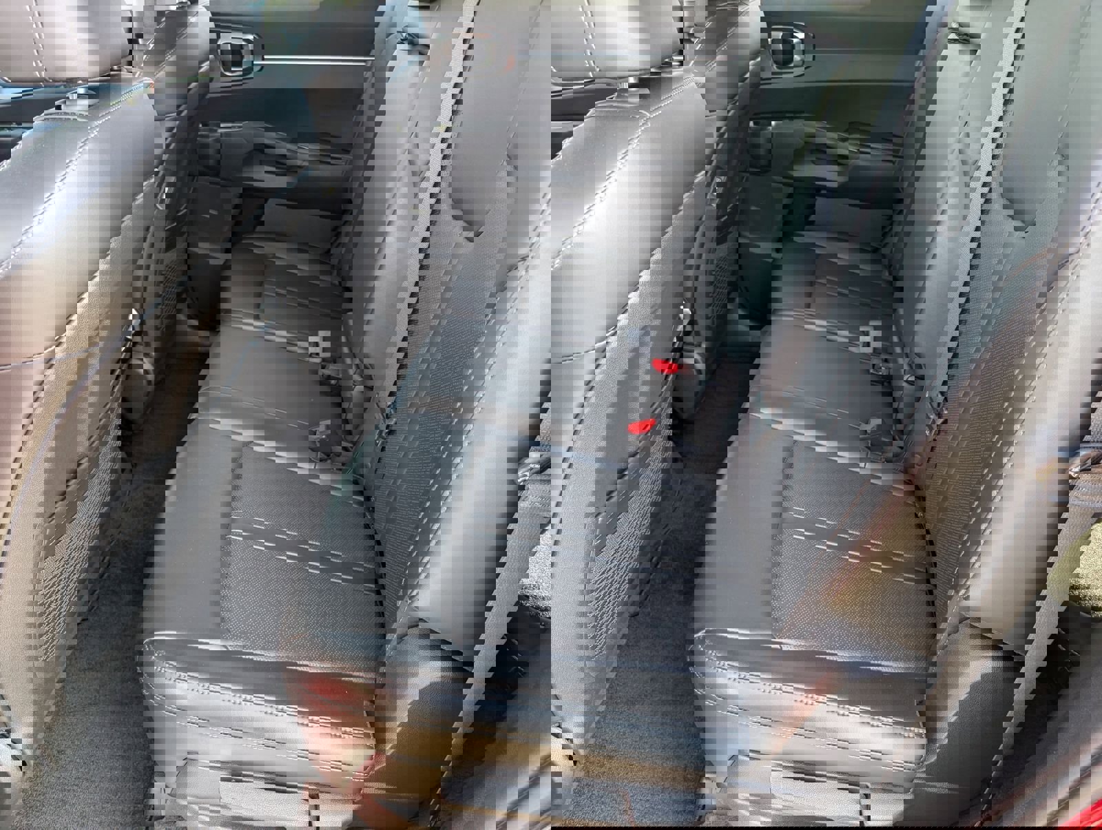 Used 2023 Kia Sorento S image 30