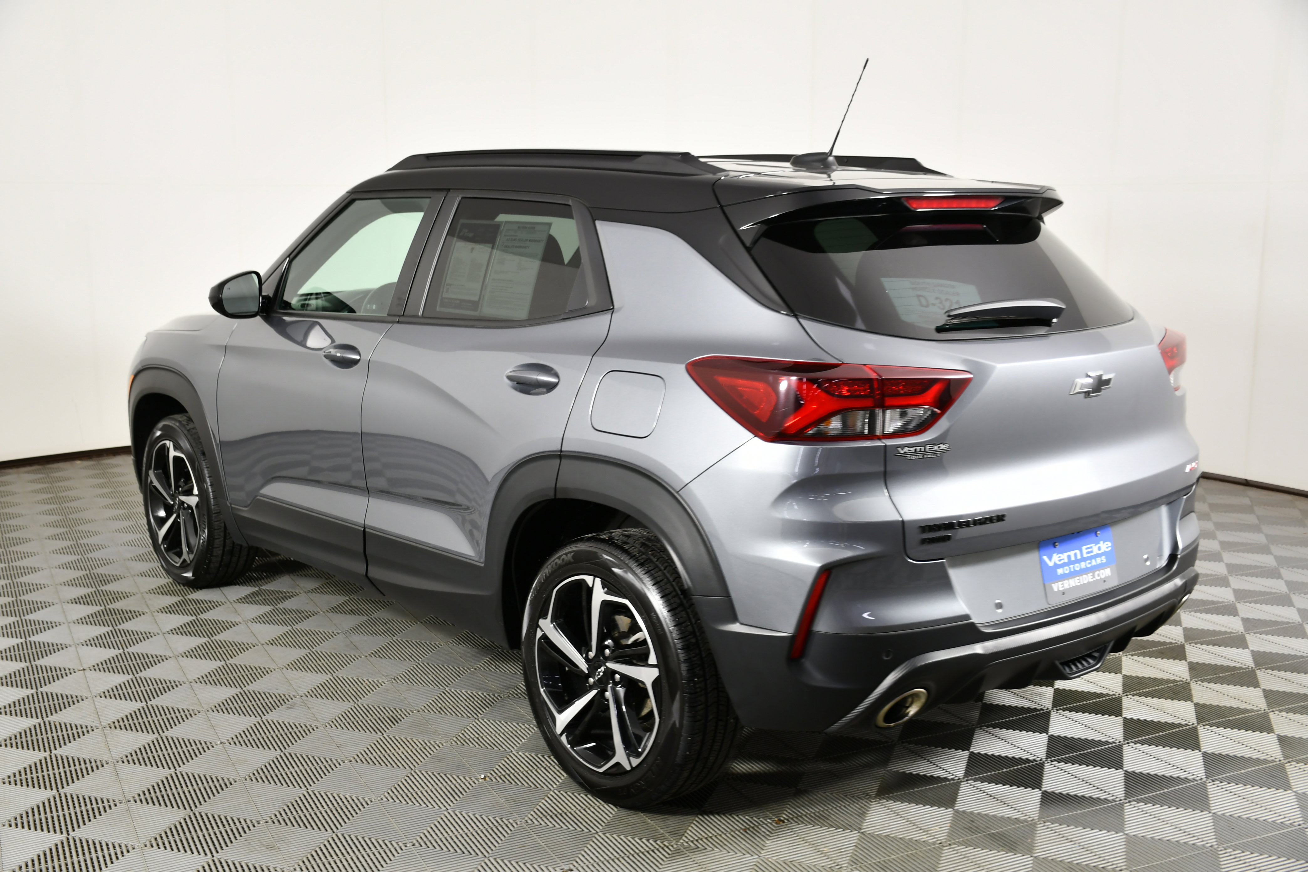 Used 2021 Chevrolet TrailBlazer RS w/ Sun and Liftgate Package image 8