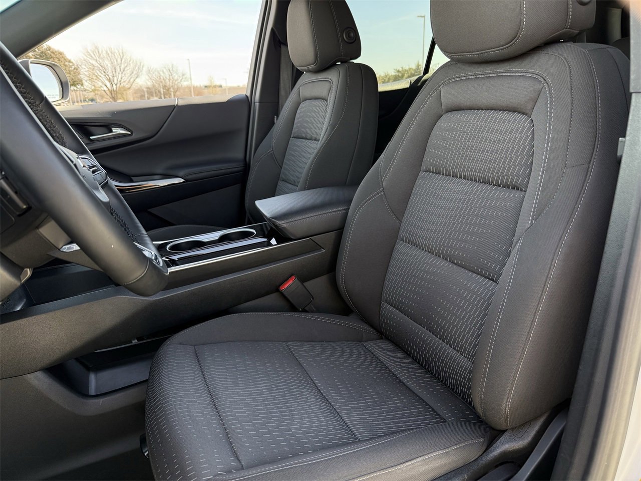 Used 2025 Chevrolet Equinox LT image 23