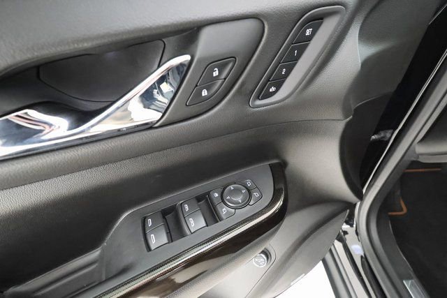Used 2023 GMC Acadia AT4 w/ Technology Package image 8