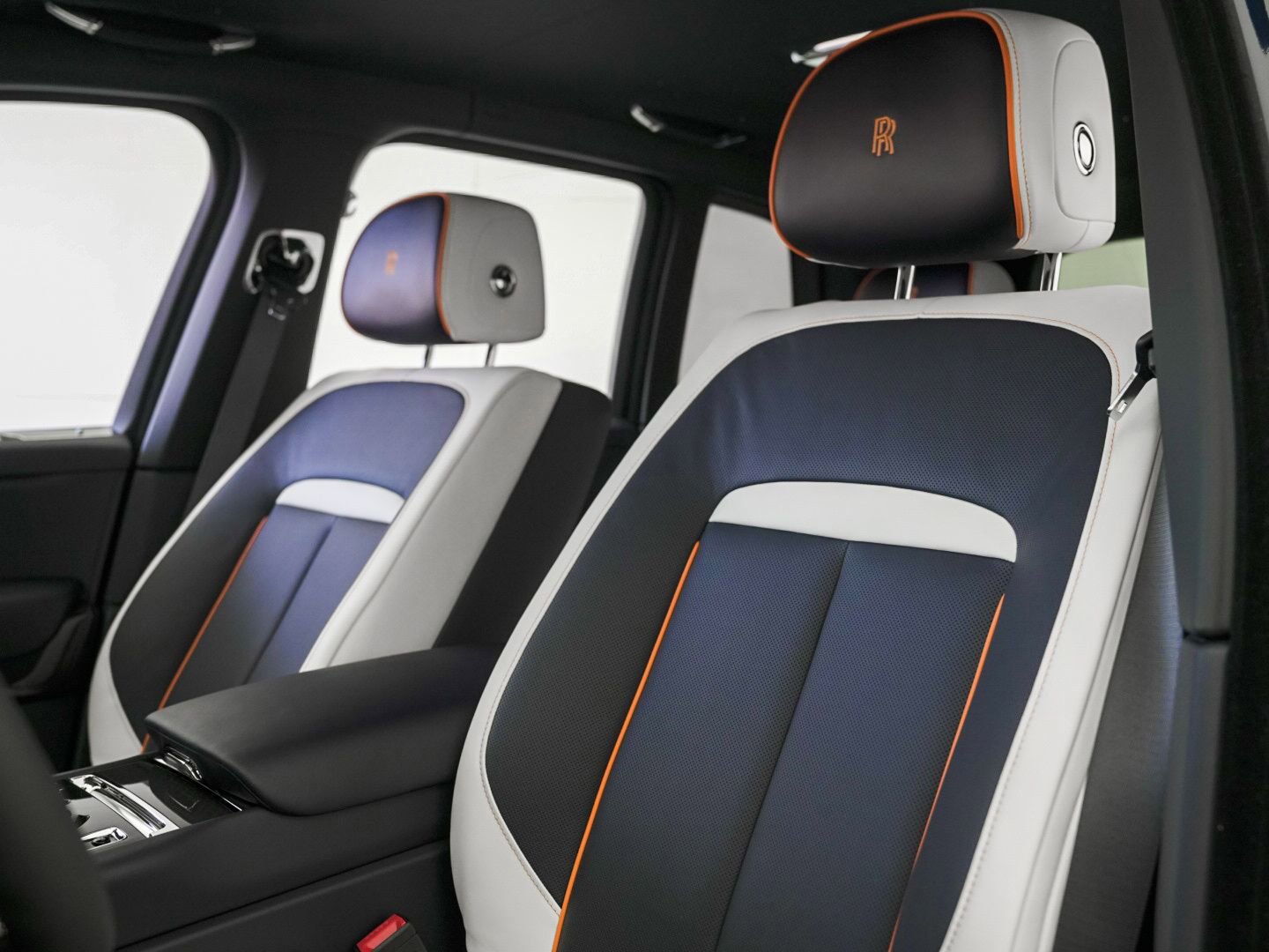 New 2026 Rolls-Royce Cullinan Black Badge image 11