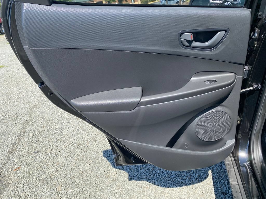 Used 2023 Hyundai Kona SEL AWD/4WD image 14