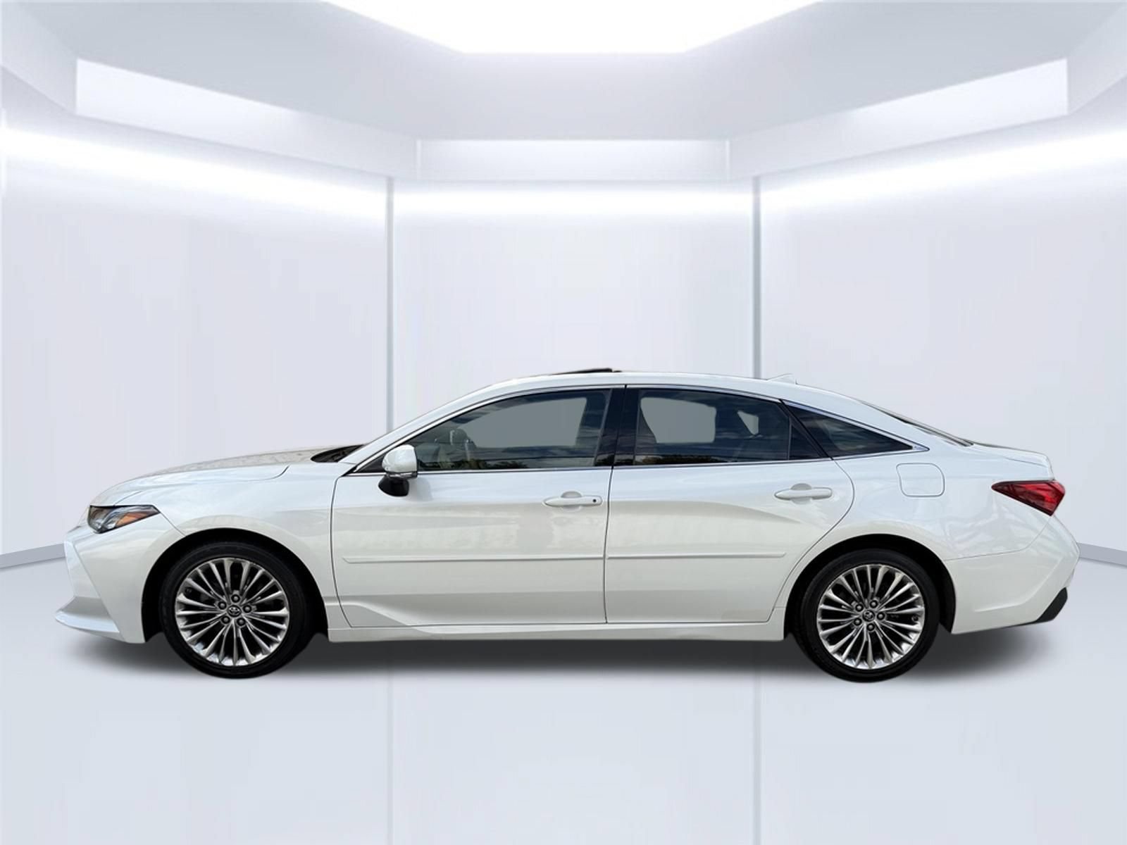 Used 2019 Toyota Avalon Limited w/ All Weather Liner Package FWD image 8