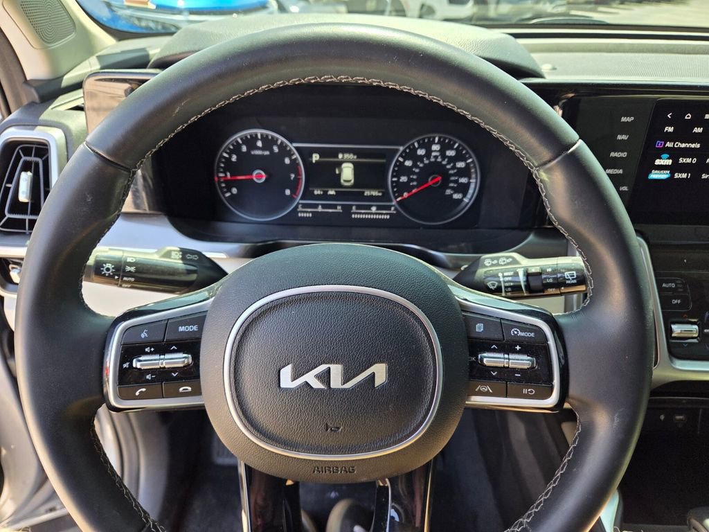 Used 2023 Kia Sorento S w/ Panoramic Sunroof Package image 29