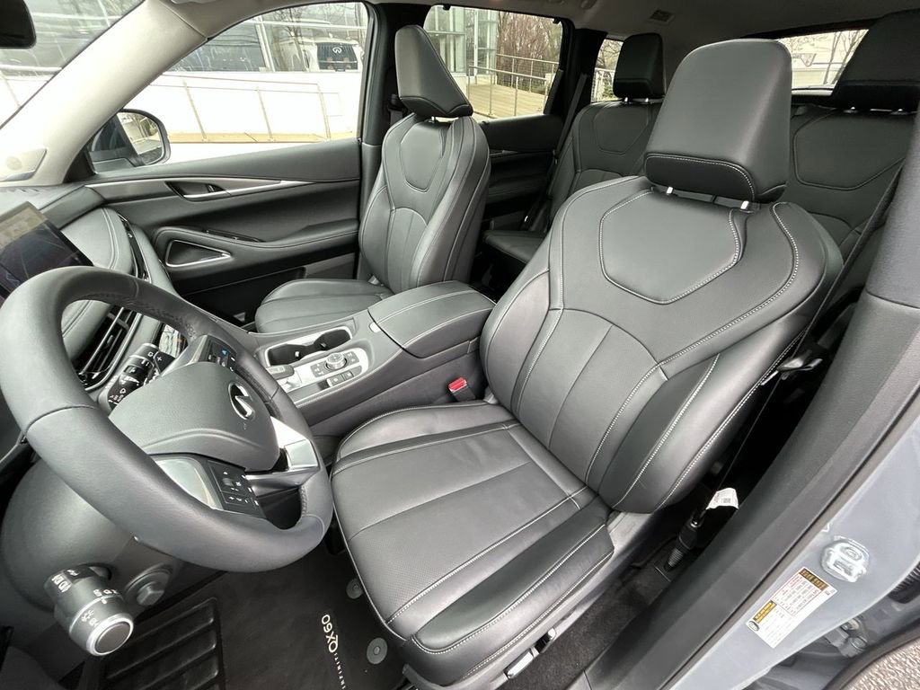 Certified 2026 INFINITI QX60 Luxe w/ Cargo Package AWD/4WD image 15