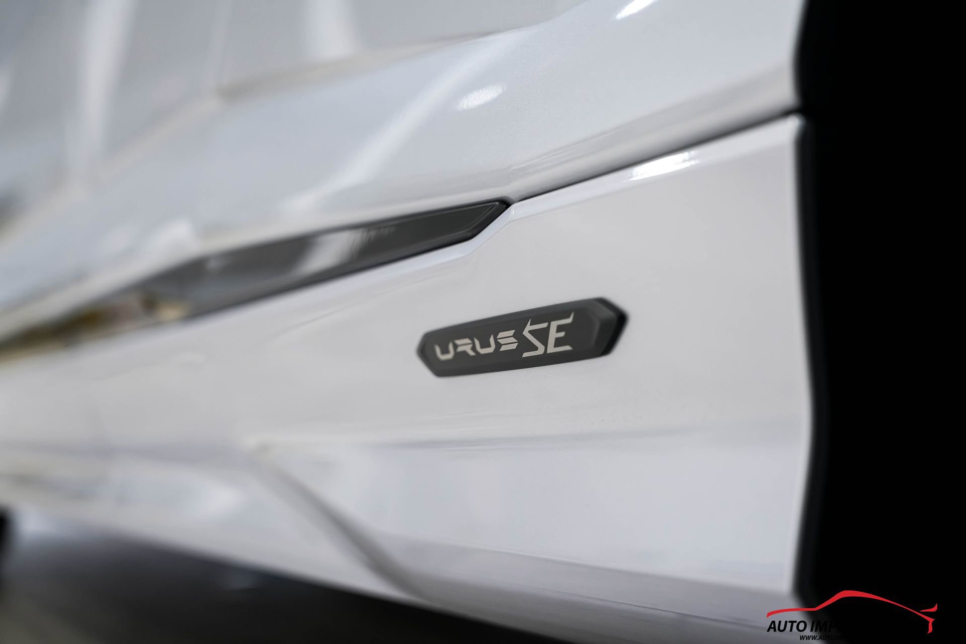 Used 2025 Lamborghini Urus SE image 17
