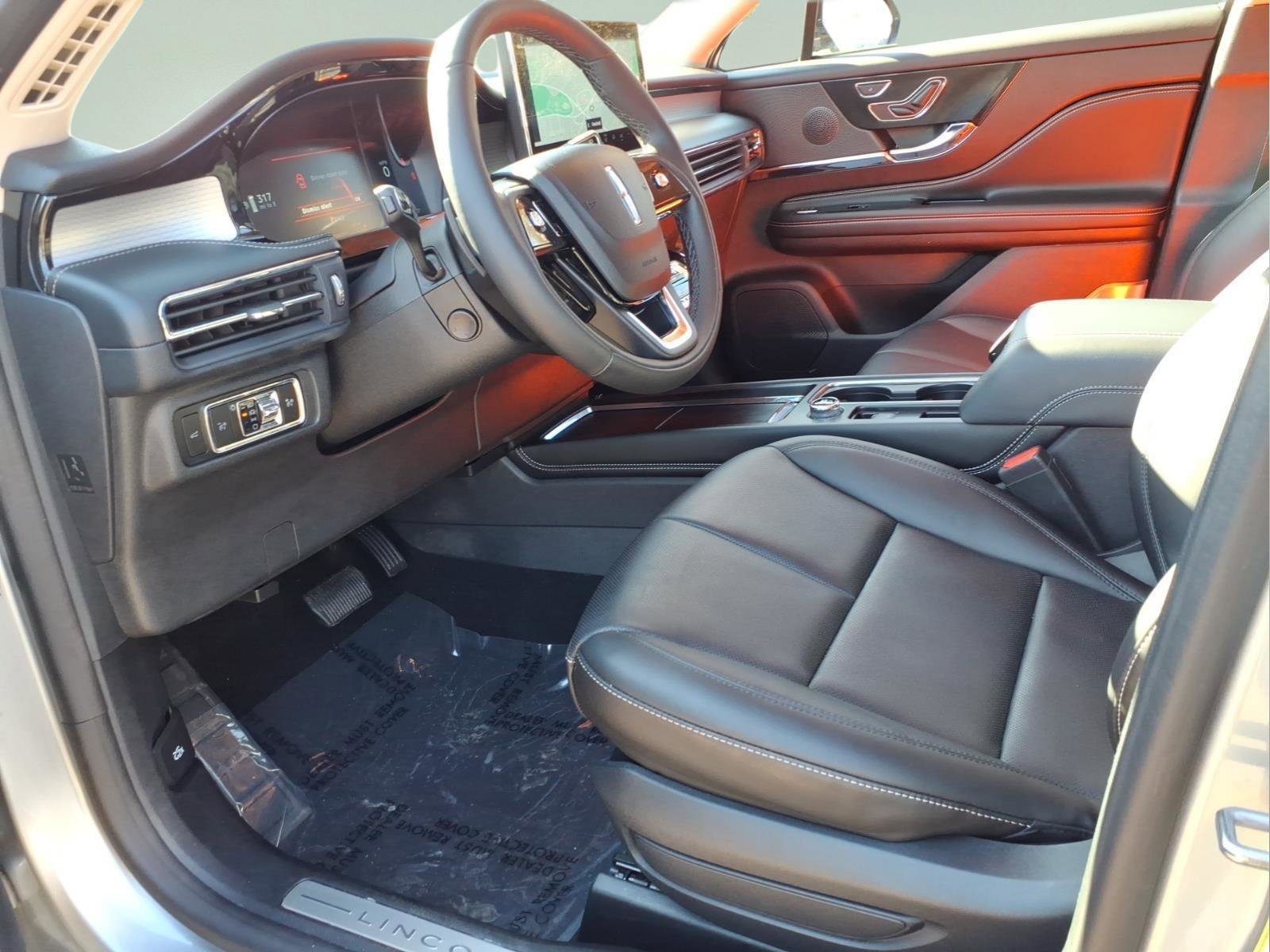 Used 2024 Lincoln Corsair AWD w/ Equipment Group 101A image 15