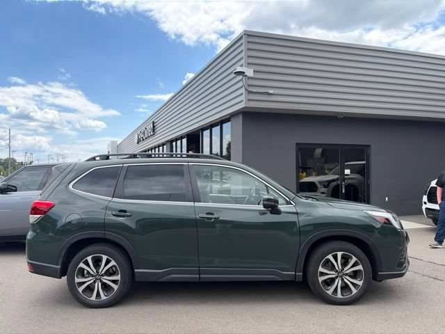 Used 2024 Subaru Forester Limited AWD/4WD image 2