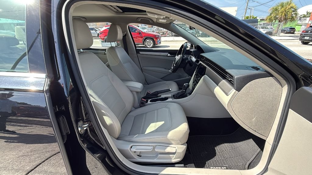 Used 2020 Volkswagen Passat 2.0T SE w/ Sunroof Package FWD image 39
