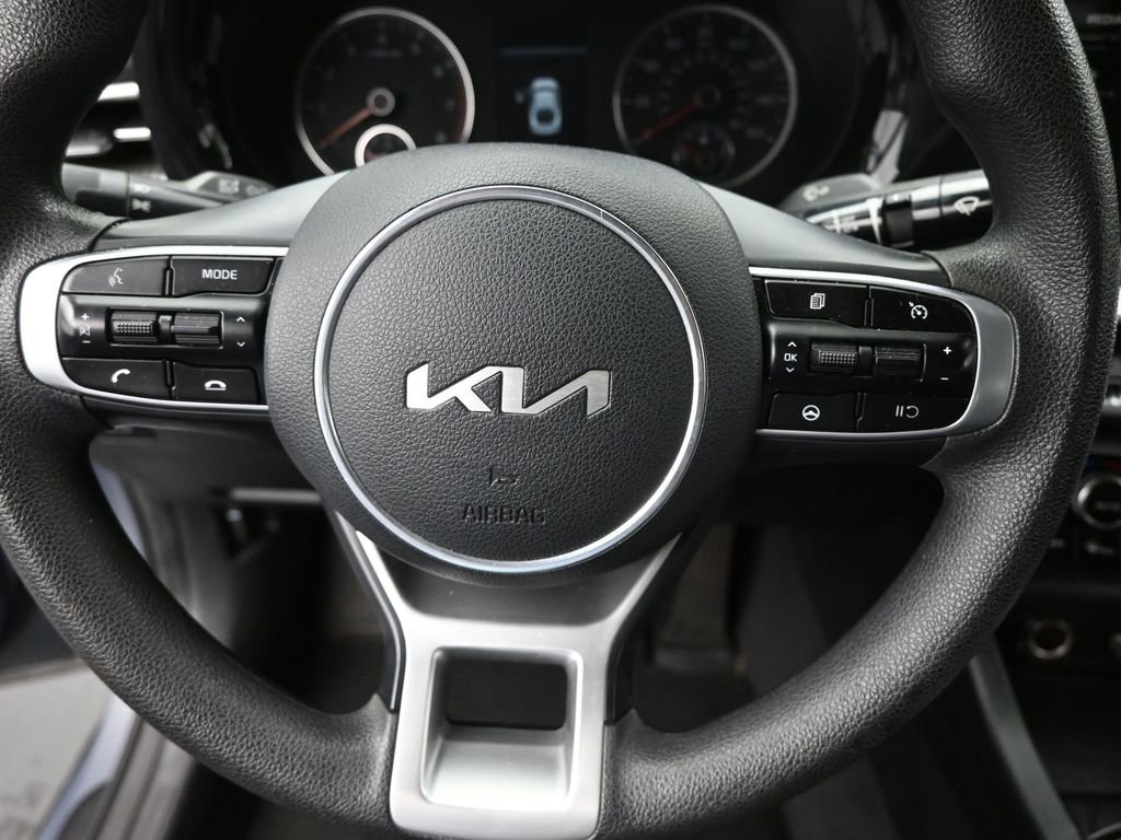 Used 2022 Kia K5 LXS image 17