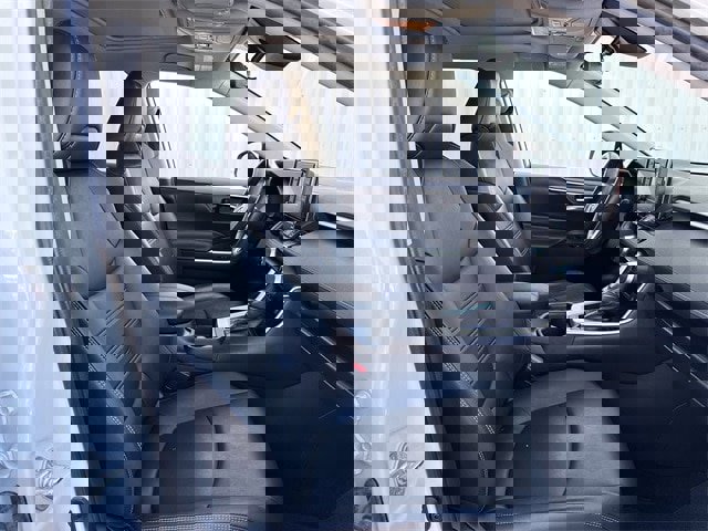 Used 2020 Toyota RAV4 XLE Premium image 30