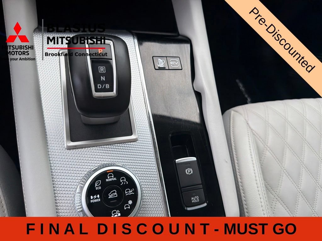 Used 2023 Mitsubishi Outlander SEL AWD/4WD image 39