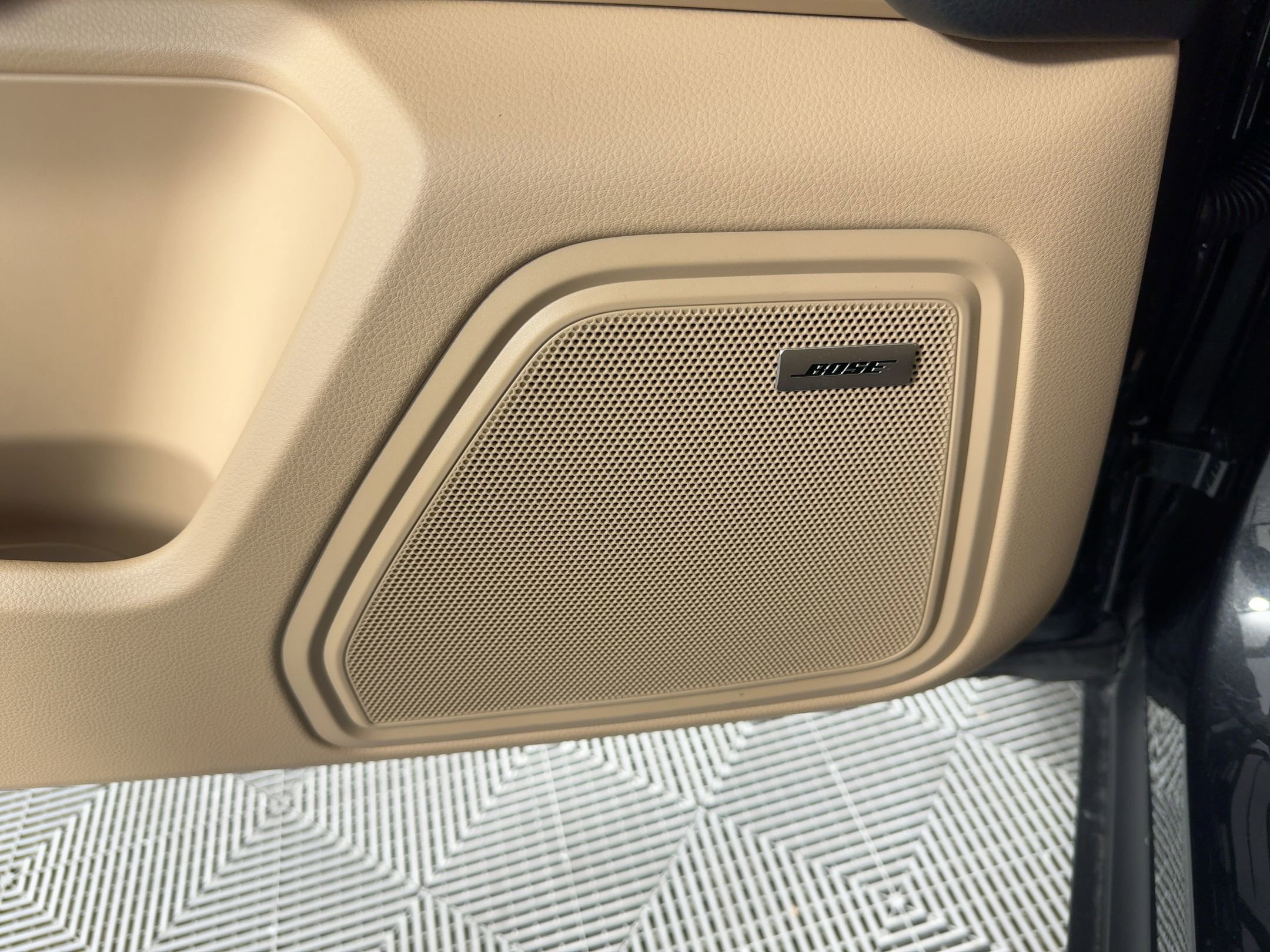 Certified 2025 Porsche Macan image 21