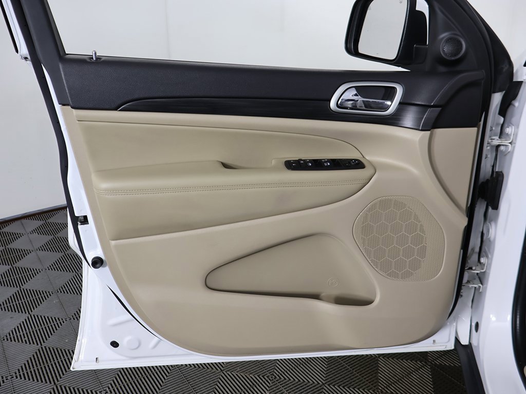 Used 2022 Jeep Grand Cherokee Laredo E image 20