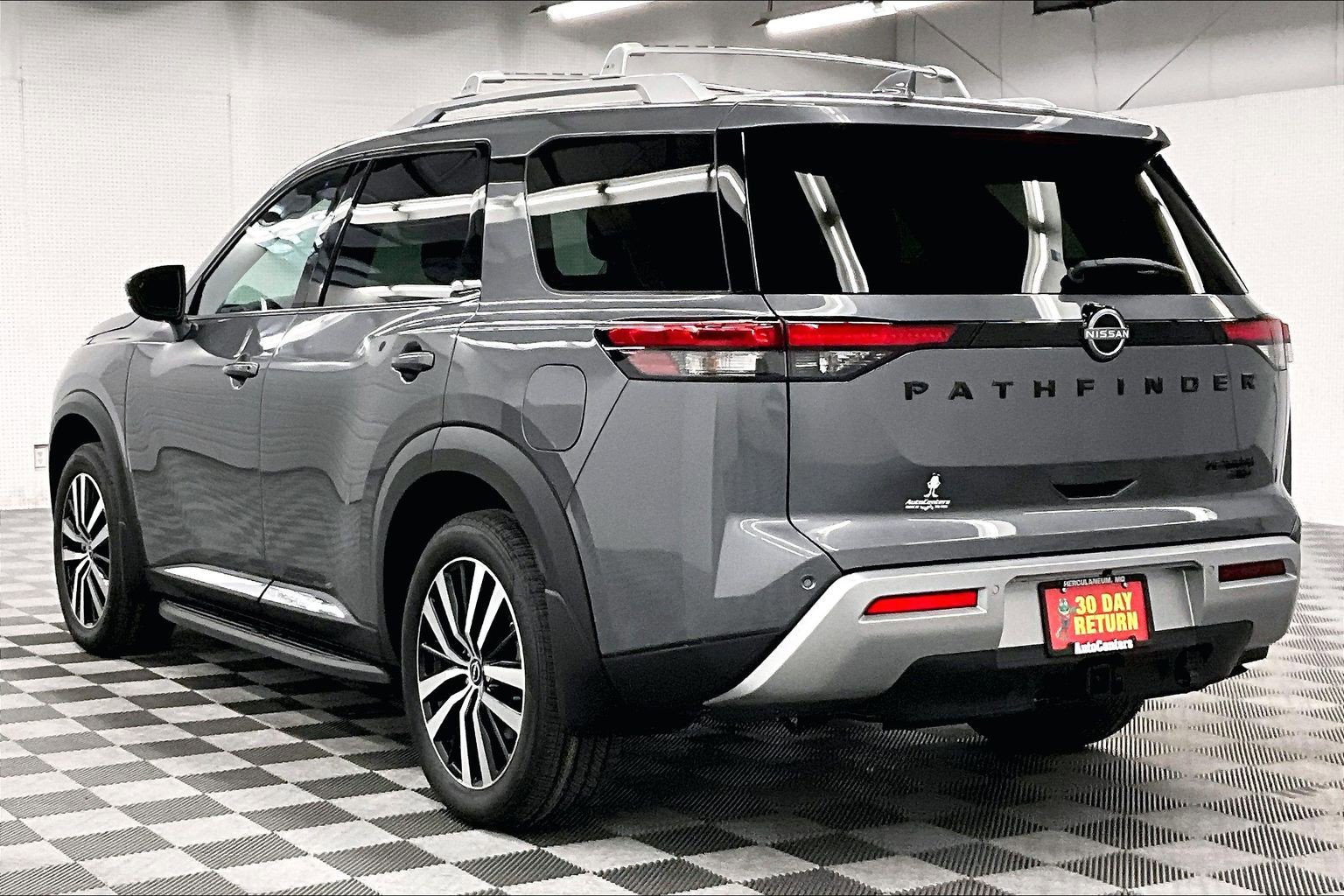 New 2025 Nissan Pathfinder Platinum w/ Lighting Package (N93) AWD/4WD image 4