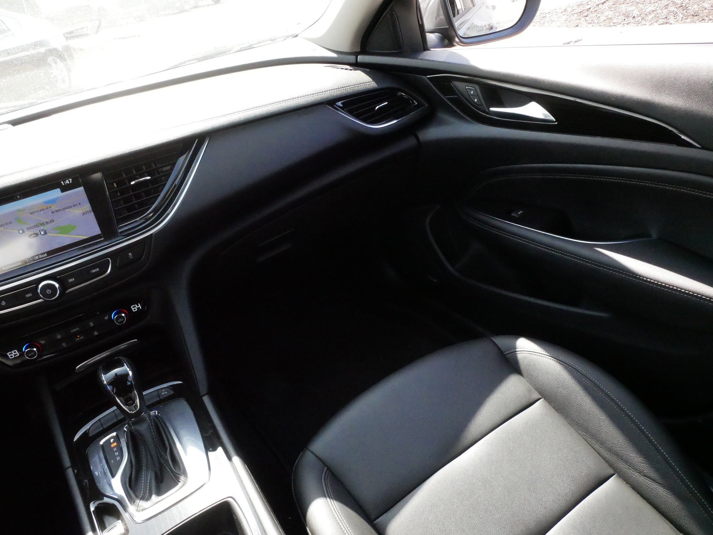 Used 2018 Buick Regal Essence w/ Driver Confidence Package #1 image 11