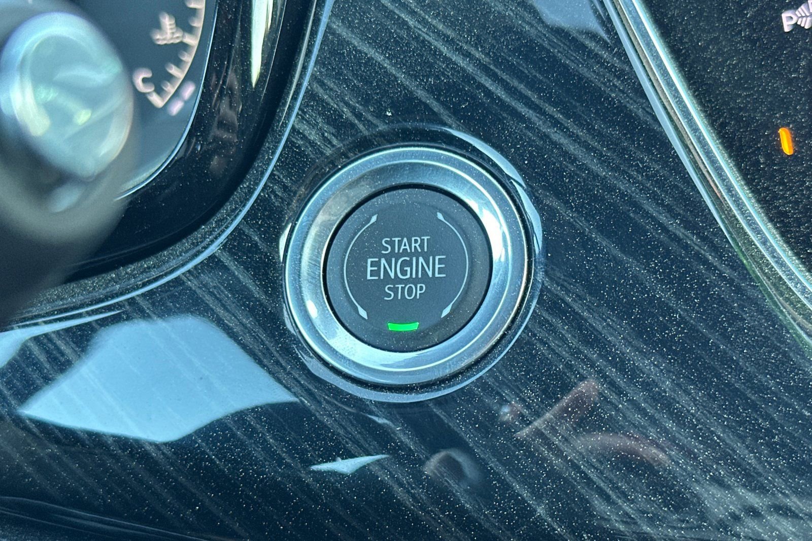 Used 2025 Cadillac XT6 Premium Luxury w/ Technology Package image 36