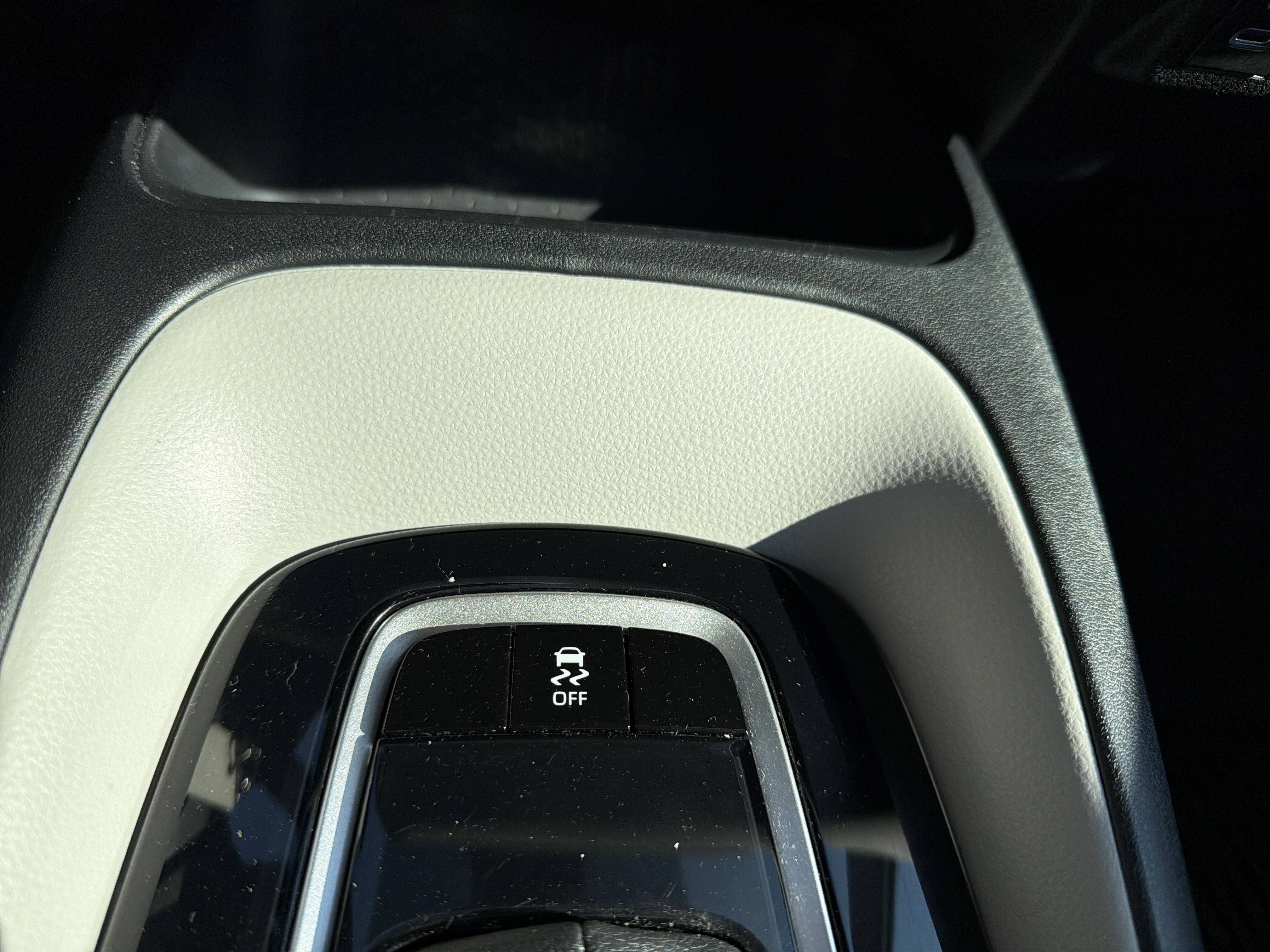 Used 2024 Toyota Corolla LE FWD image 18