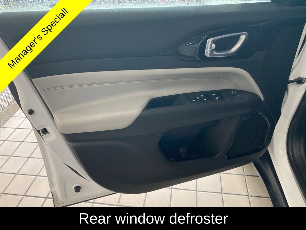 Used 2025 Jeep Compass Limited AWD/4WD image 9