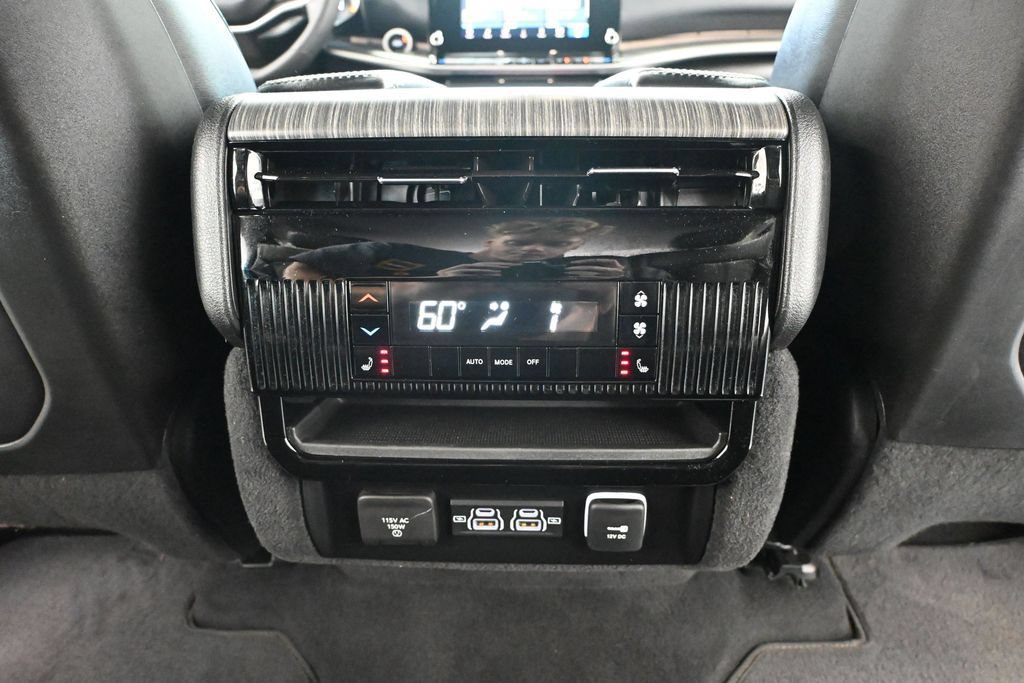 Used 2024 Jeep Wagoneer L Series III w/ Rear Seat Video Group 1 AWD/4WD image 42
