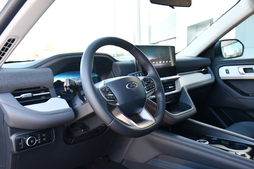 Used 2026 Ford Explorer Active w/ Active Comfort Package image 11