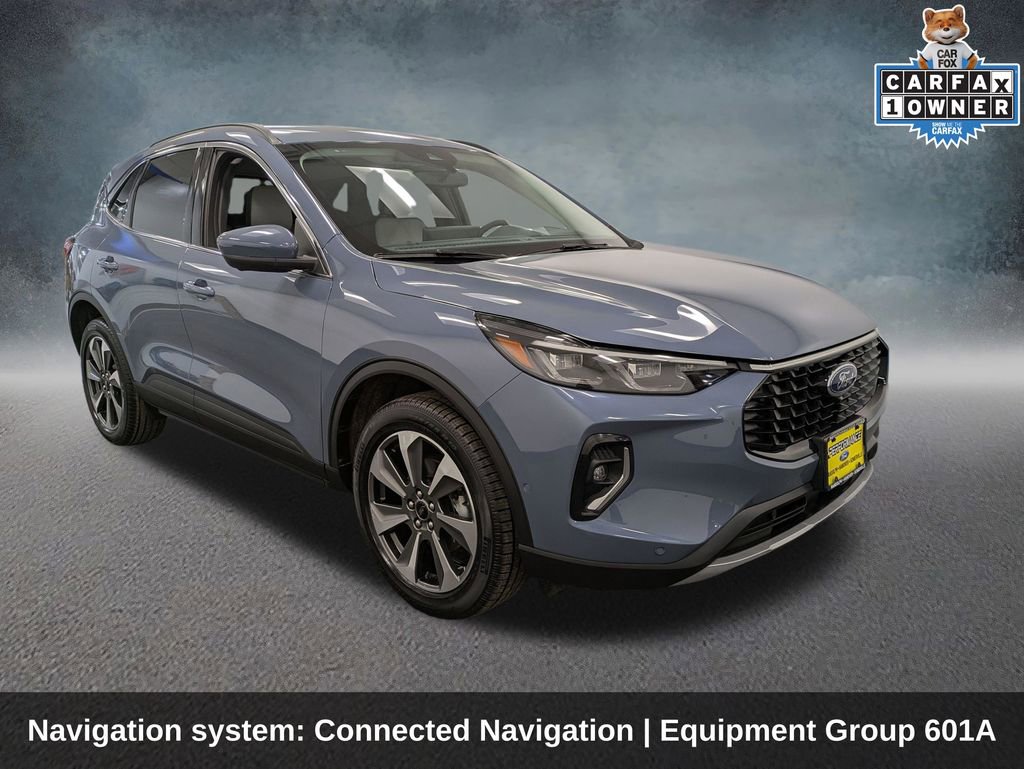 Used 2023 Ford Escape Platinum w/ Premium Technology Package image 3