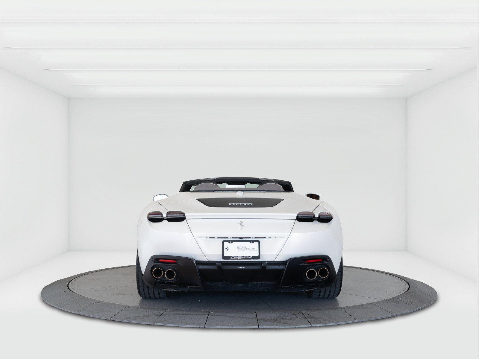 Used 2024 Ferrari Roma Spider RWD image 4