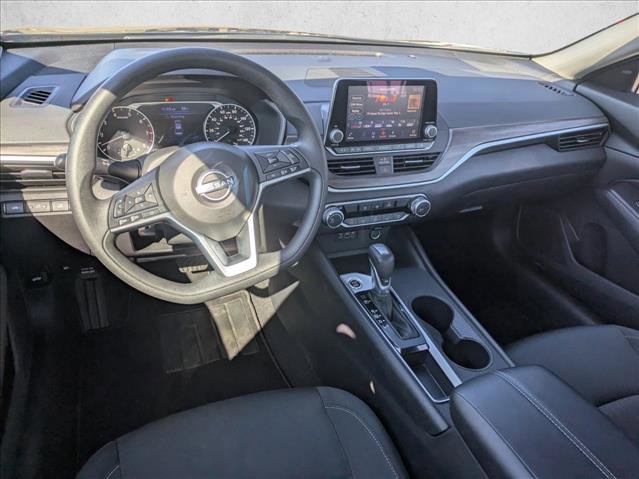 Used 2025 Nissan Altima 2.5 SV image 15