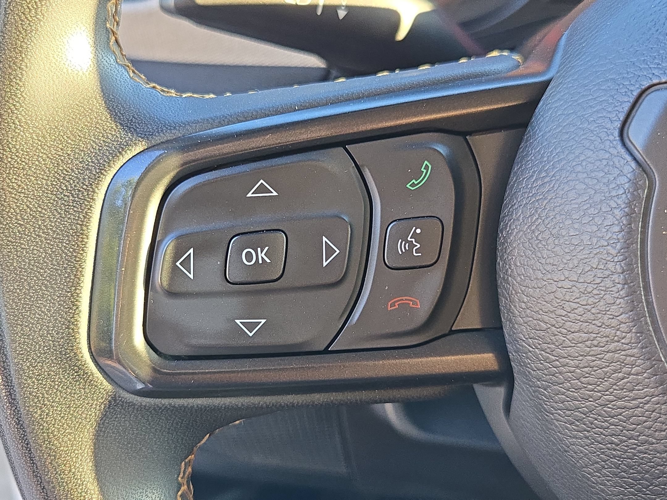 Used 2025 Jeep Gladiator Sport AWD/4WD image 26