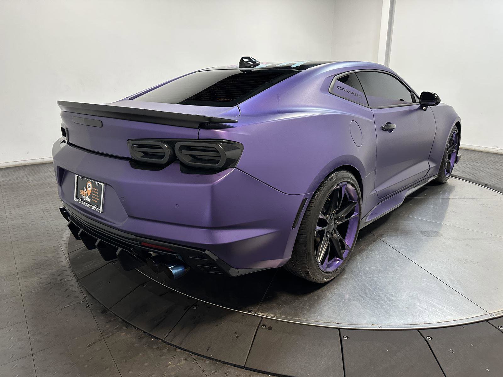 Used 2024 Chevrolet Camaro LT RWD image 13