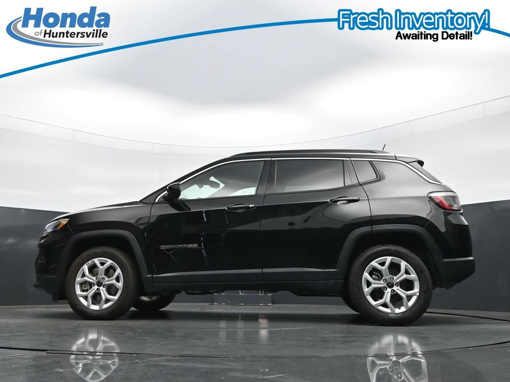 Used 2025 Jeep Compass Latitude AWD/4WD image 31