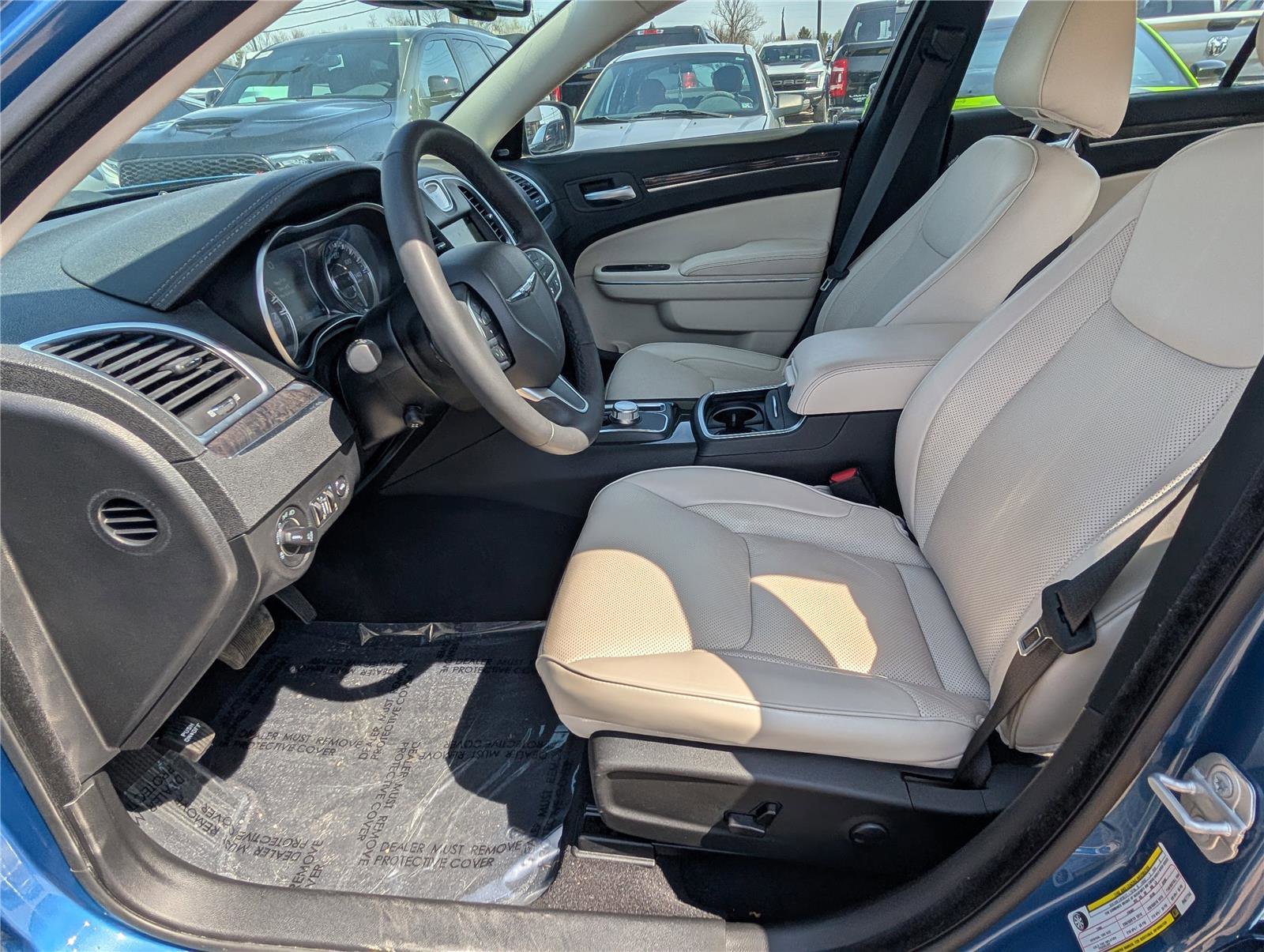 Used 2023 Chrysler 300 Touring L w/ Popular Equipment Group image 15