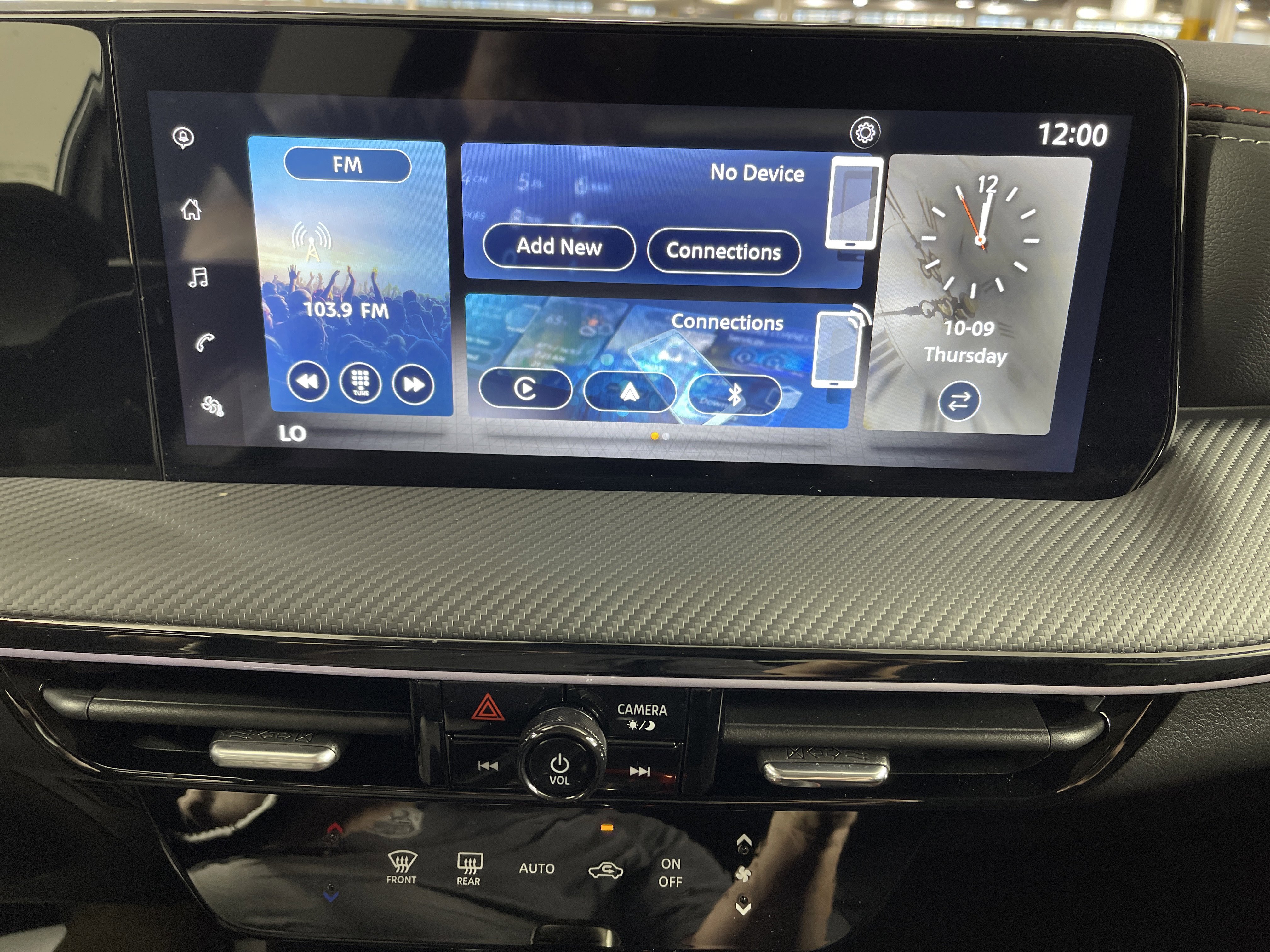 Used 2025 Nissan Kicks SR image 22