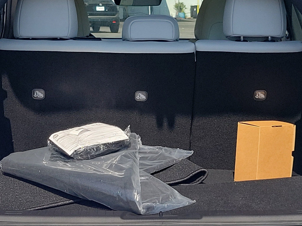 New 2026 Nissan Leaf Platinum+ w/ Cargo Package (Platinum+) FWD image 22