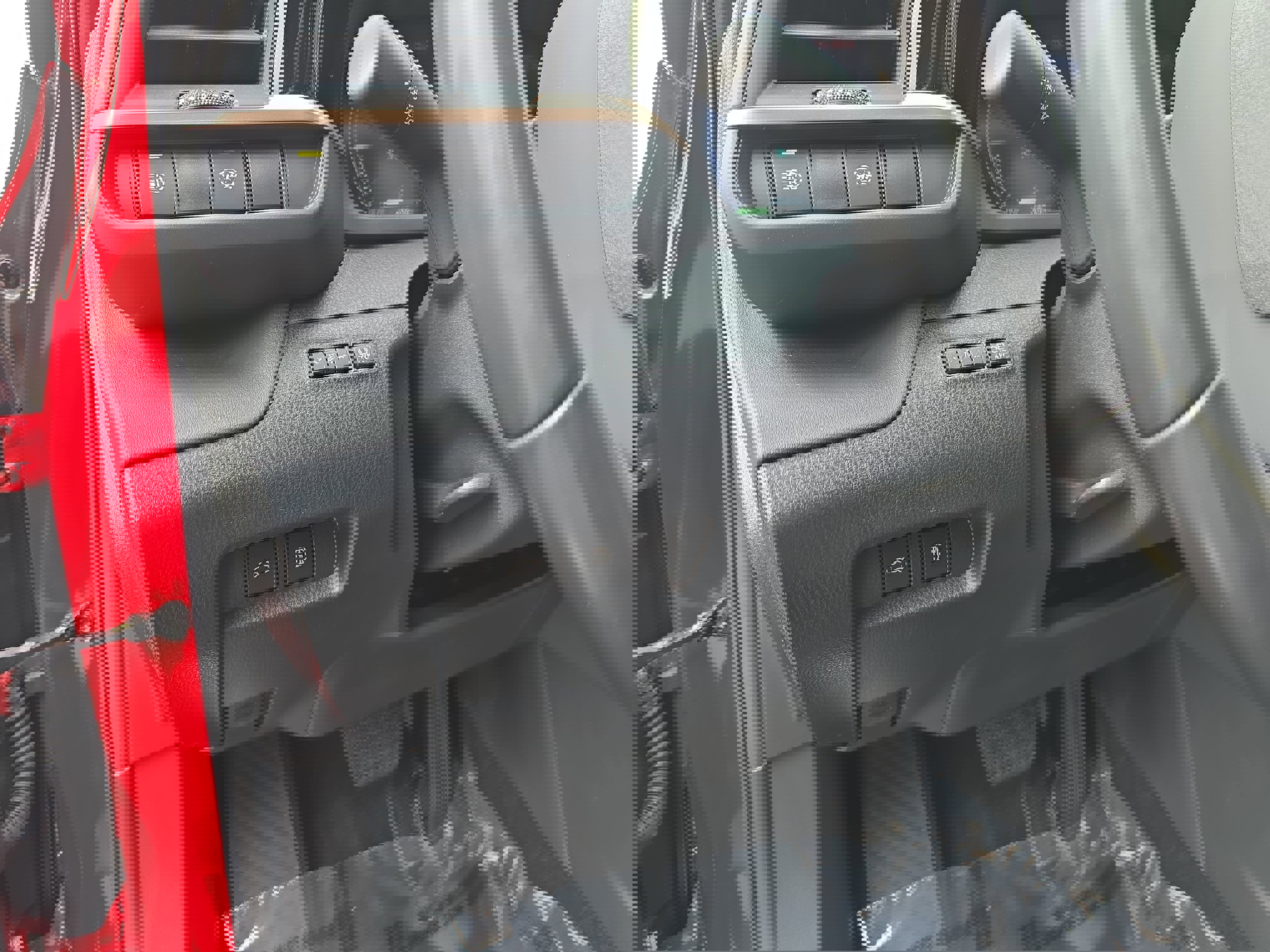 Used 2023 Toyota Crown XLE image 31