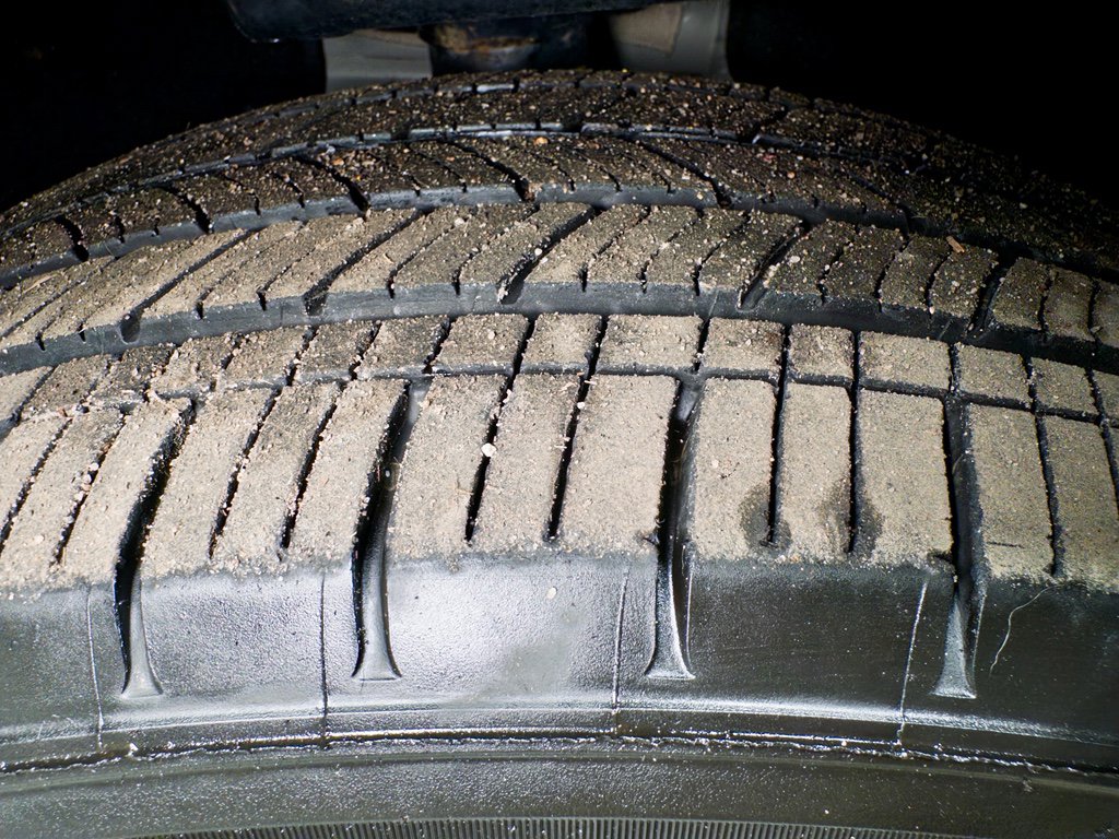 Used 2023 Chevrolet Bolt EUV Premier FWD image 35