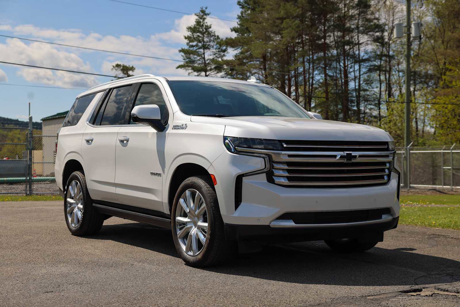 Used 2023 Chevrolet Tahoe High Country w/ Premium Package AWD/4WD image 1