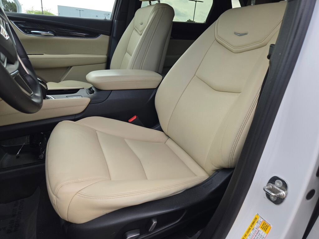 Used 2017 Cadillac XT5 FWD image 24