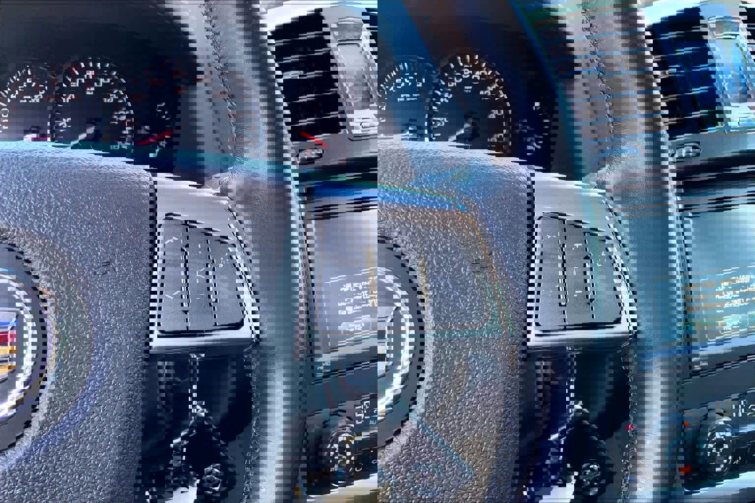 Used 2008 Cadillac SRX AWD w/ Theater Package image 22