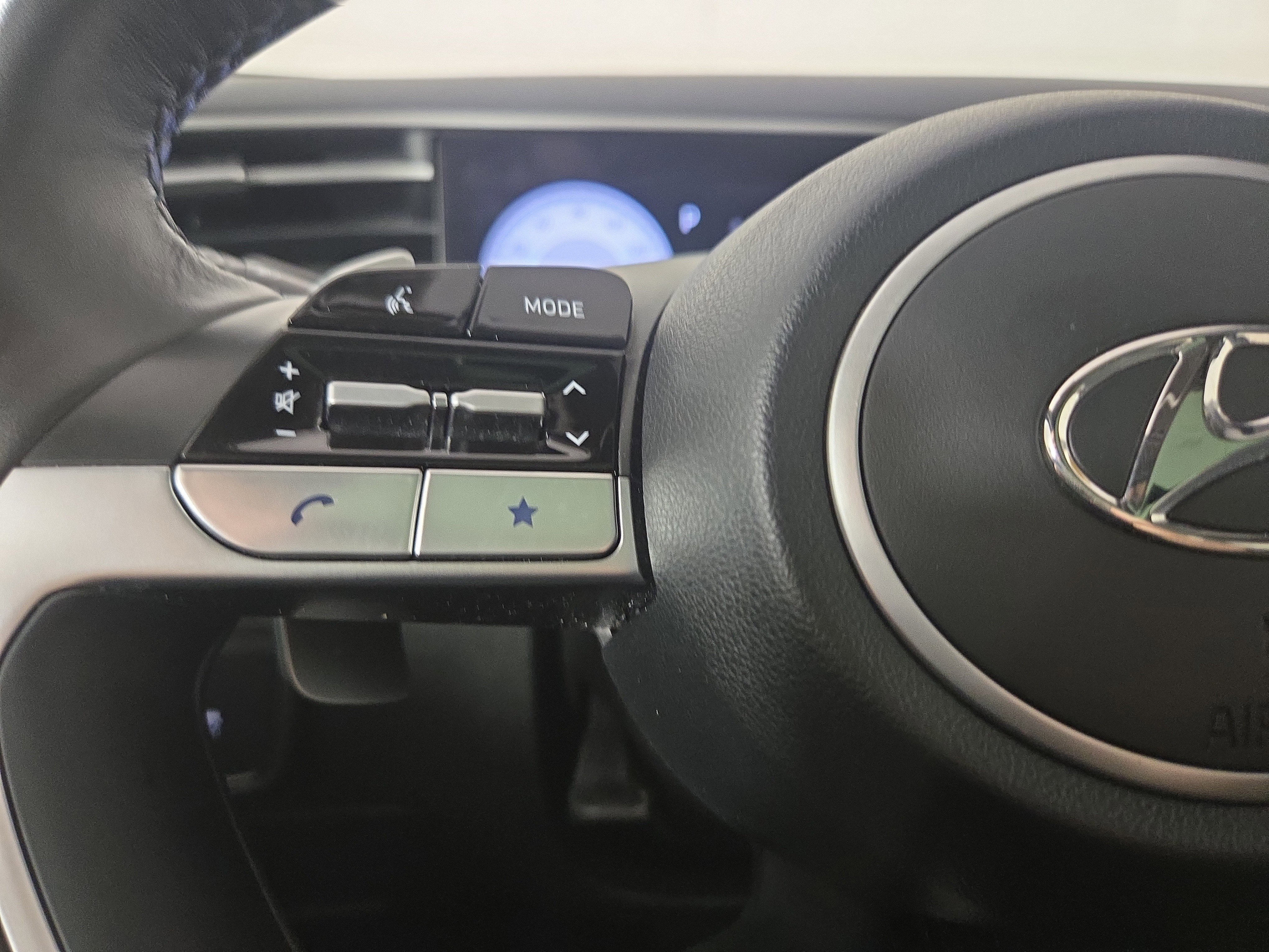 Used 2023 Hyundai Tucson Limited image 15