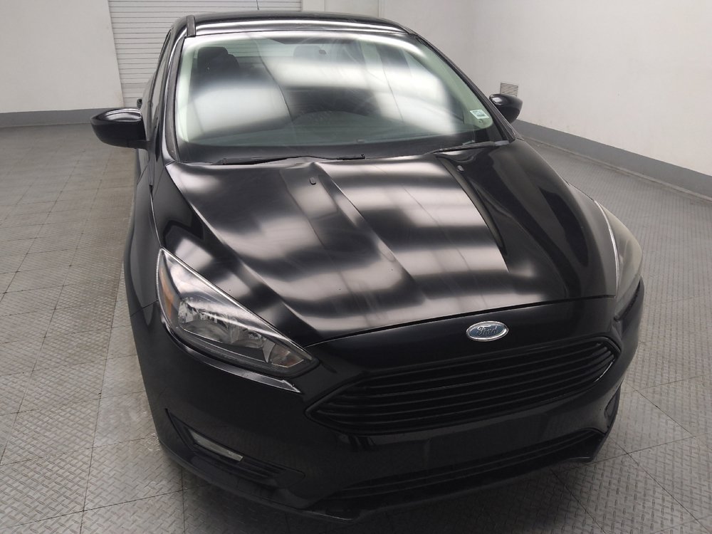 Used 2018 Ford Focus SE w/ SE Appearance Package FWD image 14