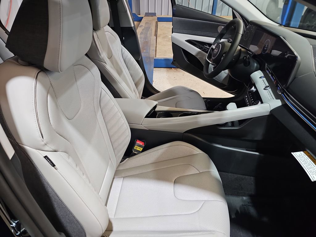 New 2026 Hyundai Elantra Limited image 10