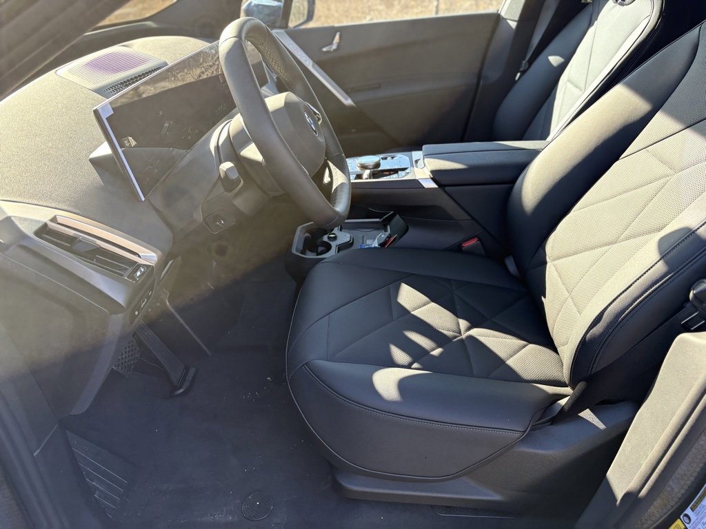 Used 2025 BMW iX xDrive50 w/ Sport Package image 13