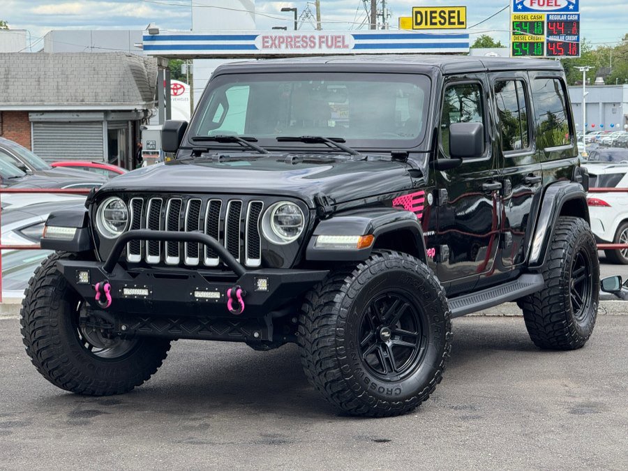 Used 2018 Jeep Wrangler Unlimited Sahara AWD/4WD image 9