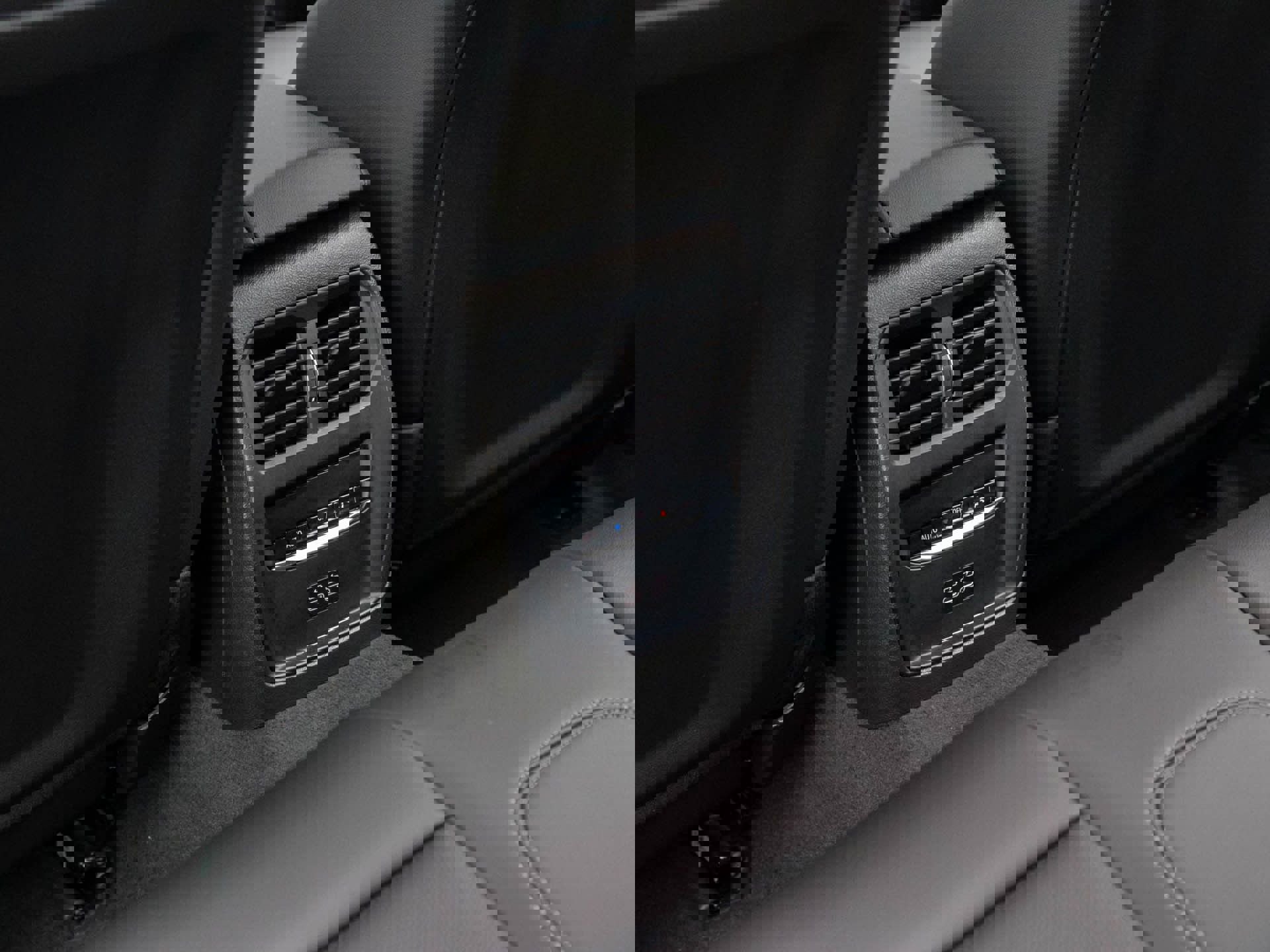 New 2026 BMW 330i xDrive Sedan w/ M Sport Package image 17