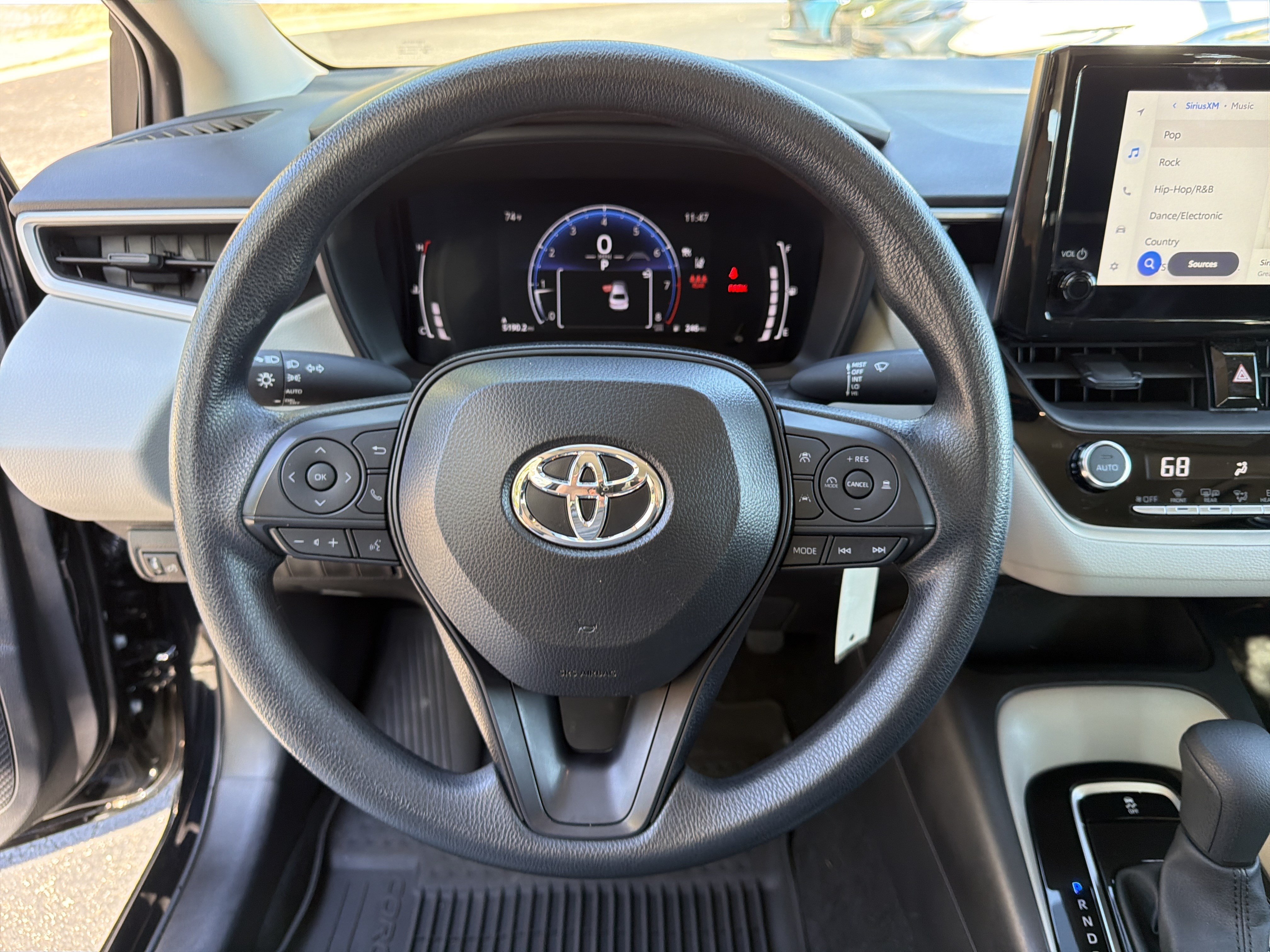 Used 2026 Toyota Corolla LE FWD image 23