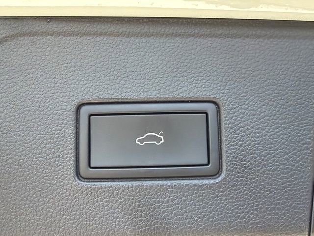 Used 2023 Volkswagen Atlas SE FWD image 19